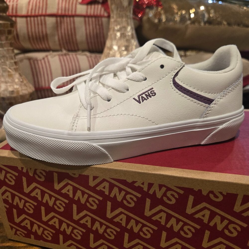 Brand New in Box Girls Vans- Seldan Size 2